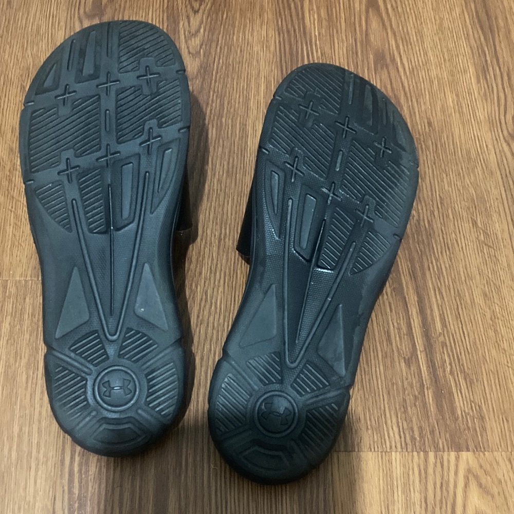 Under Armour Women’s Size 10 Black With White Logo Slide Sandals. - Picture 3 of 4